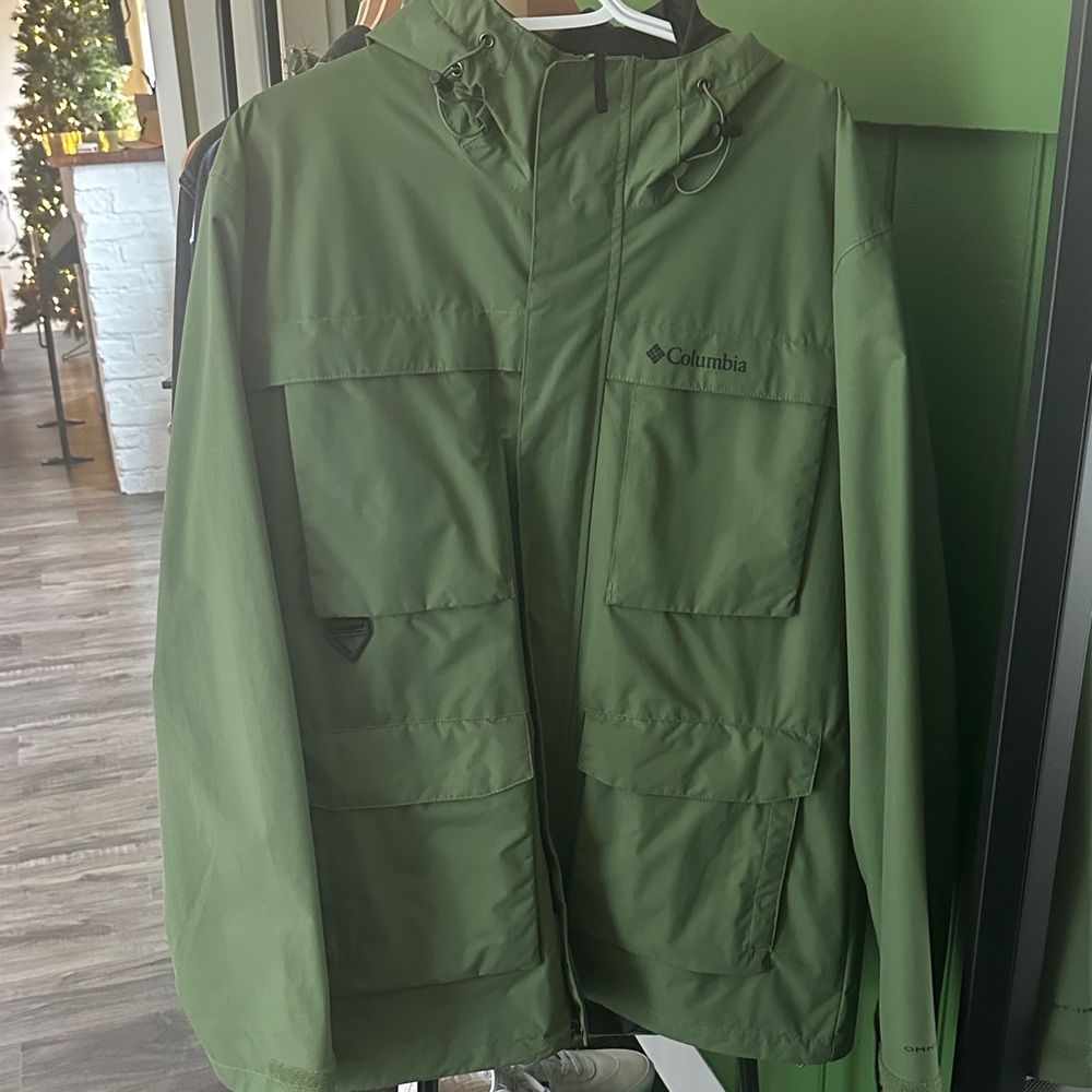 Columbia Men's Olive Raincoat